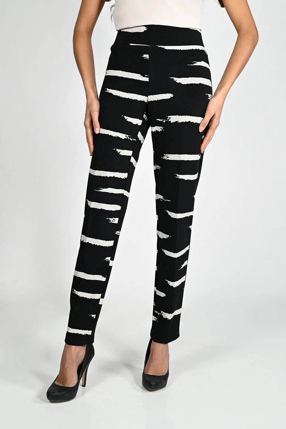 Frank Lyman Black/Beige Pants Style 224182