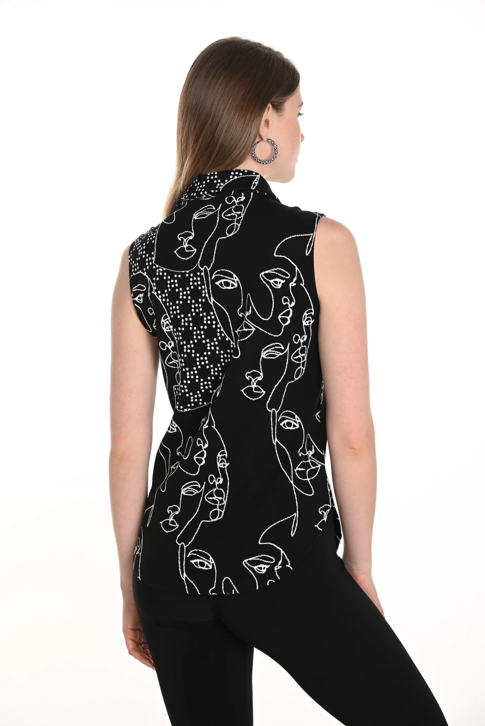 Frank Lyman Black/Off-White Face Print Sleeveless Top Style 256163 - Image 2