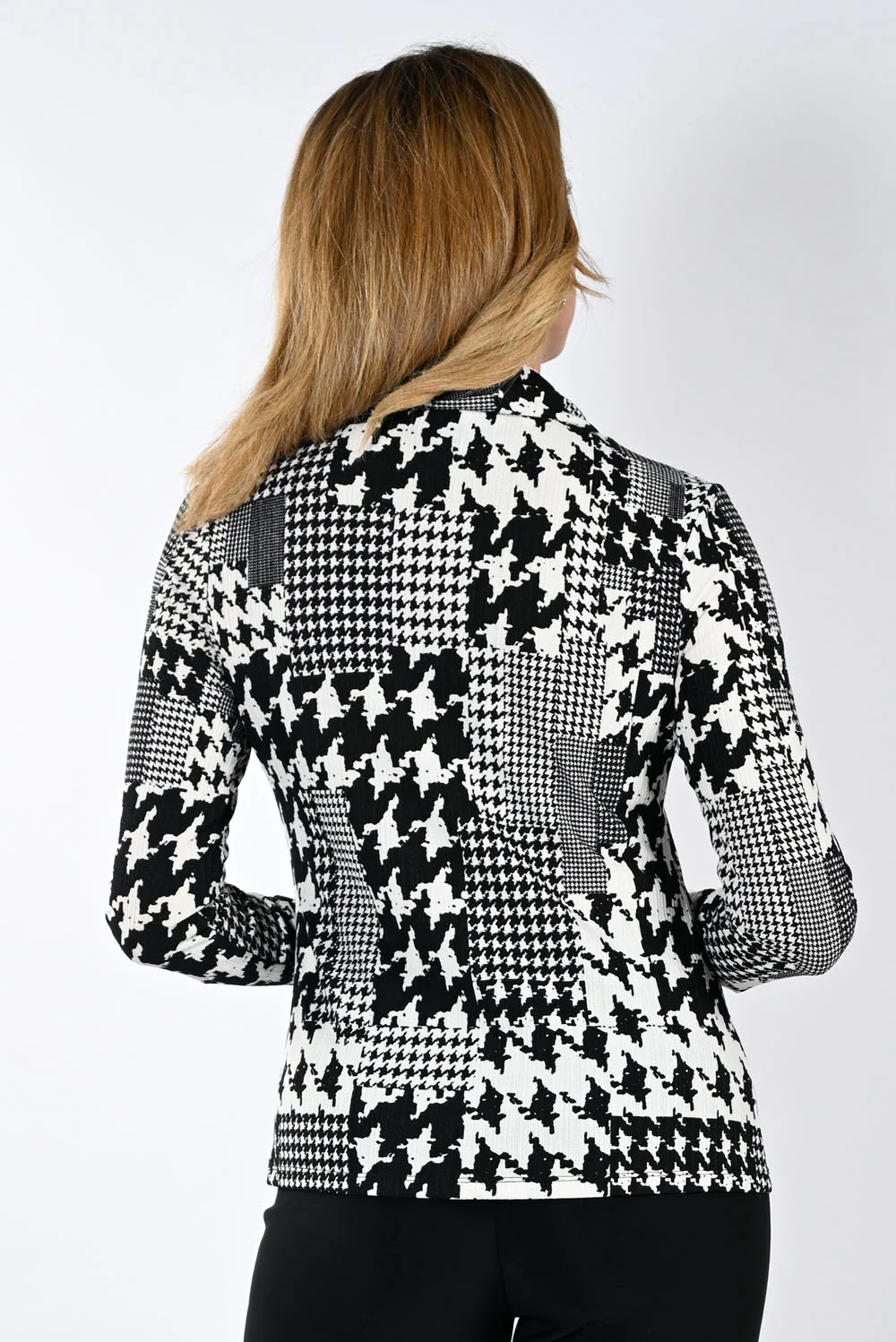 Frank Lyman Black/Off White Houndstooth Knit Top Style 233358 - Image 2