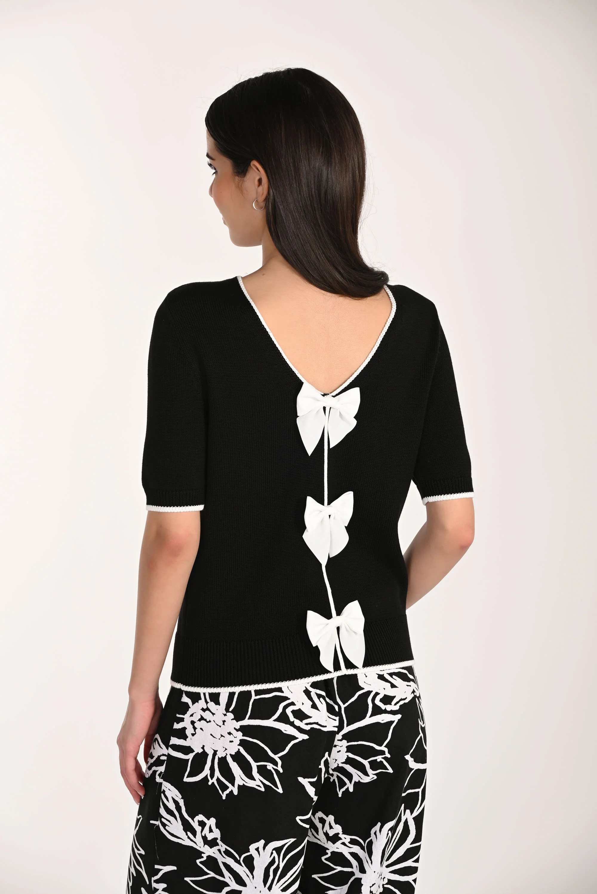 Frank Lyman Black V-Neck Top with Ribbon Detailing Style 266525 - Image 3