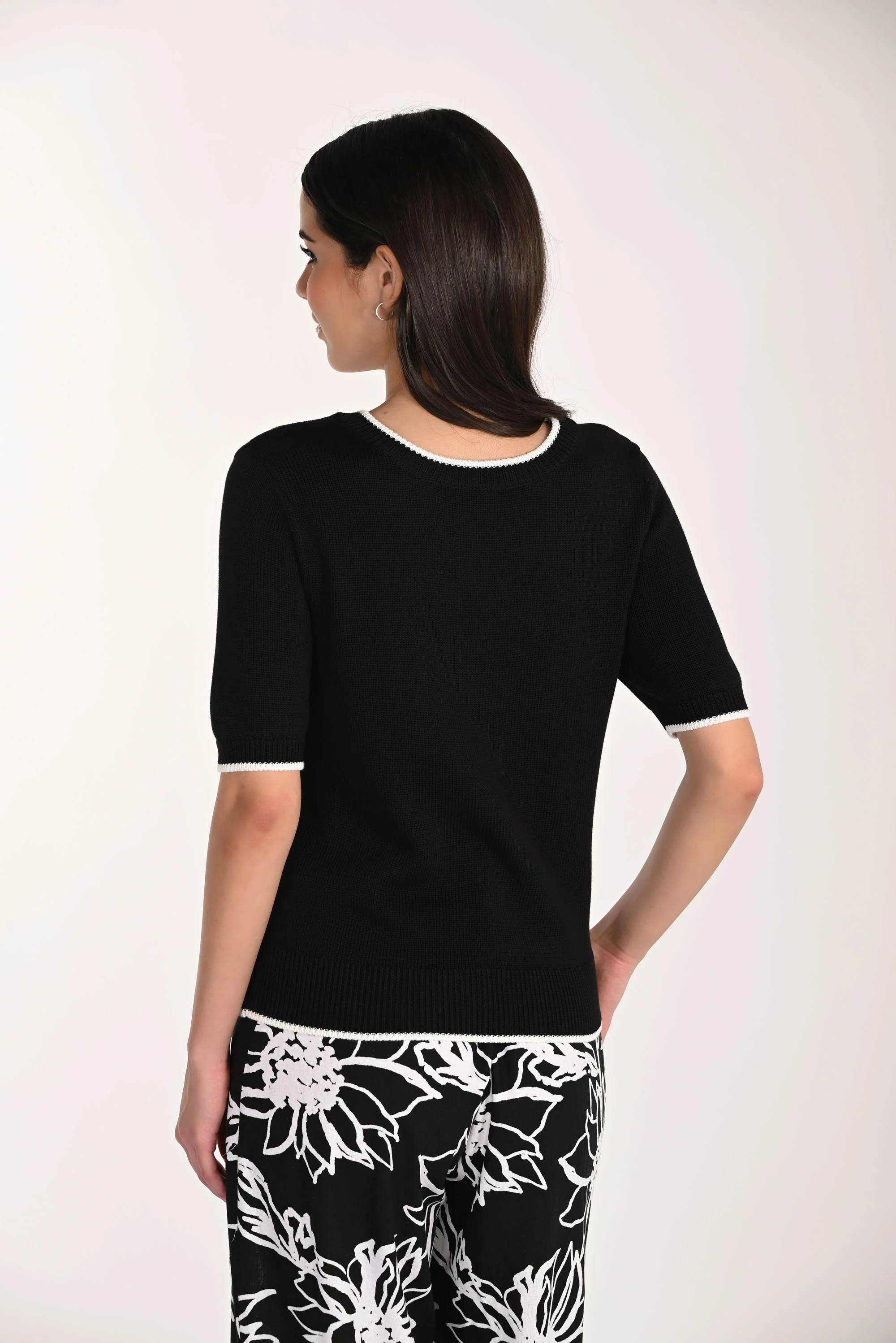 Frank Lyman Black V-Neck Top with Ribbon Detailing Style 266525 - Image 4