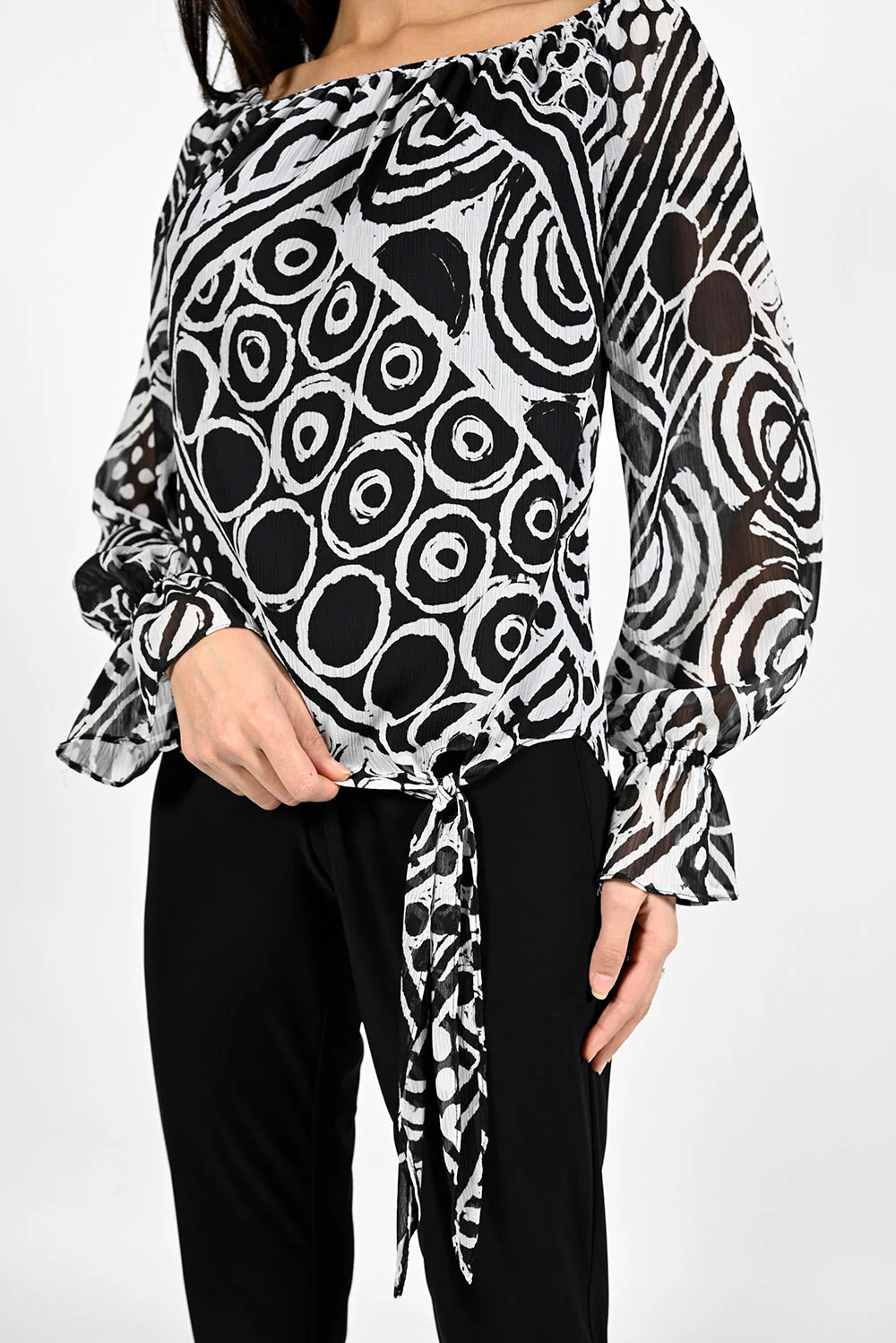 Frank Lyman Black/White Blouse Style 221621-FL - Image 2