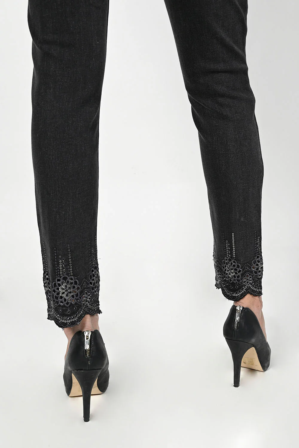 Frank Lyman Black Woven Denim Pants Style 223421U - Image 4