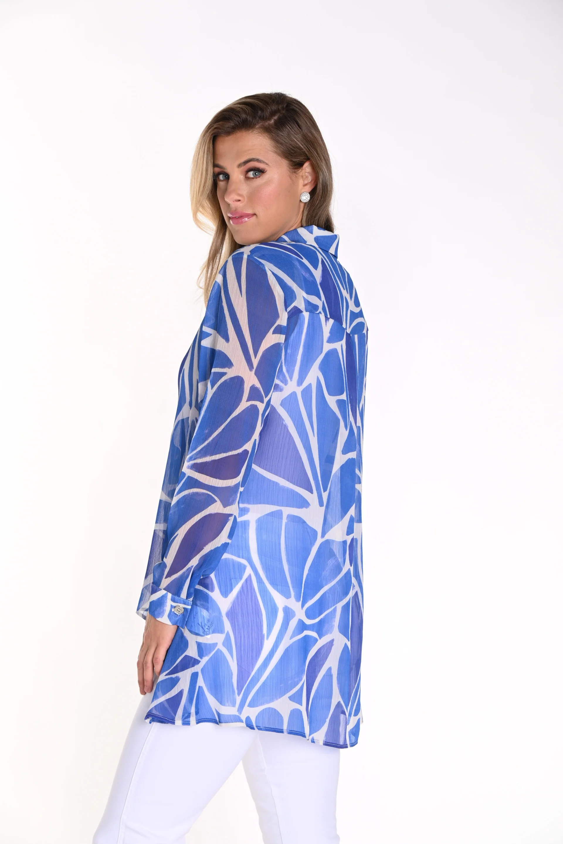 Frank Lyman Blue/Off-White Abstract Print Blouse Style 241352U - Image 3