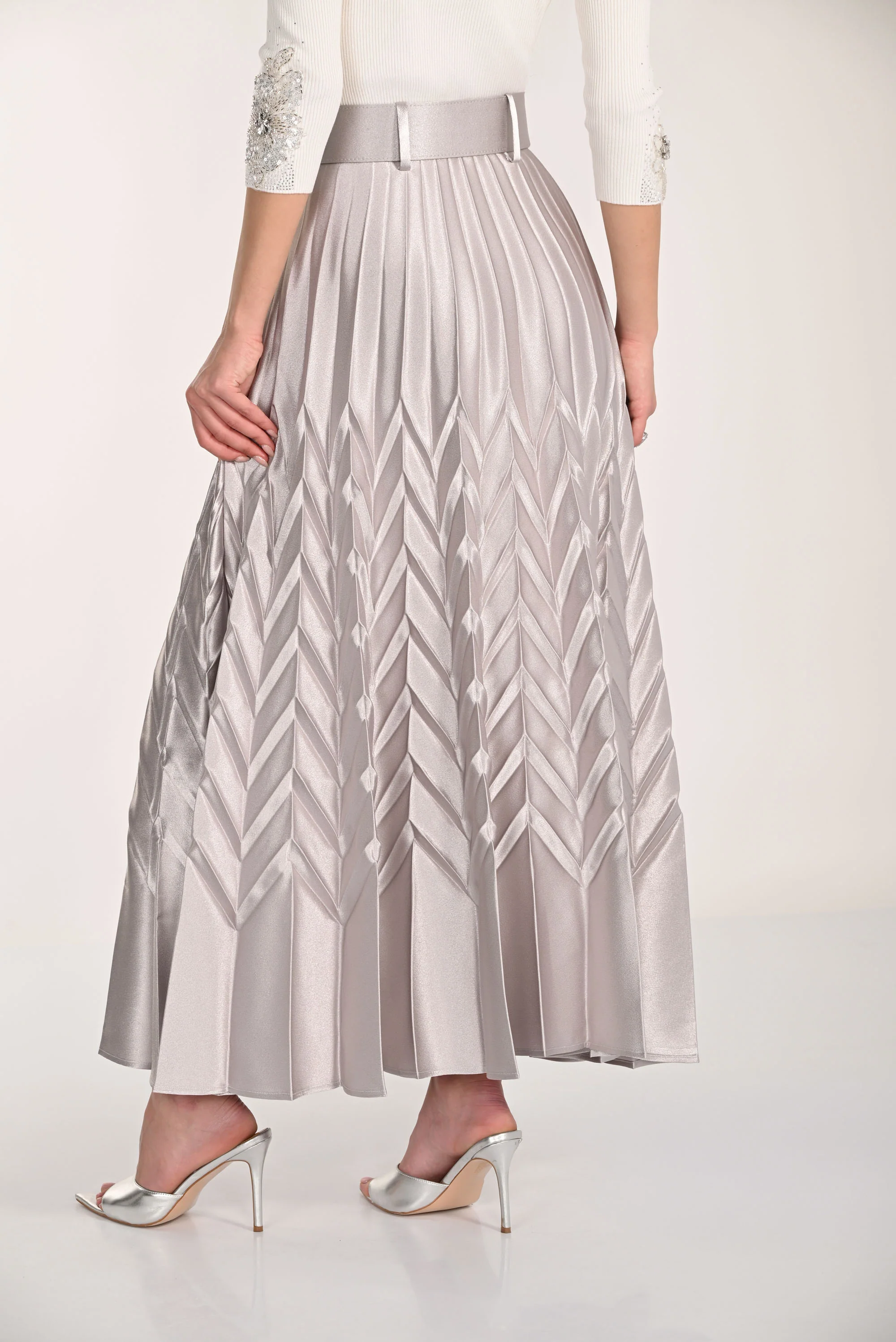 Frank Lyman Elegant Chevron Pleated Skirt Style 268519 - Image 3