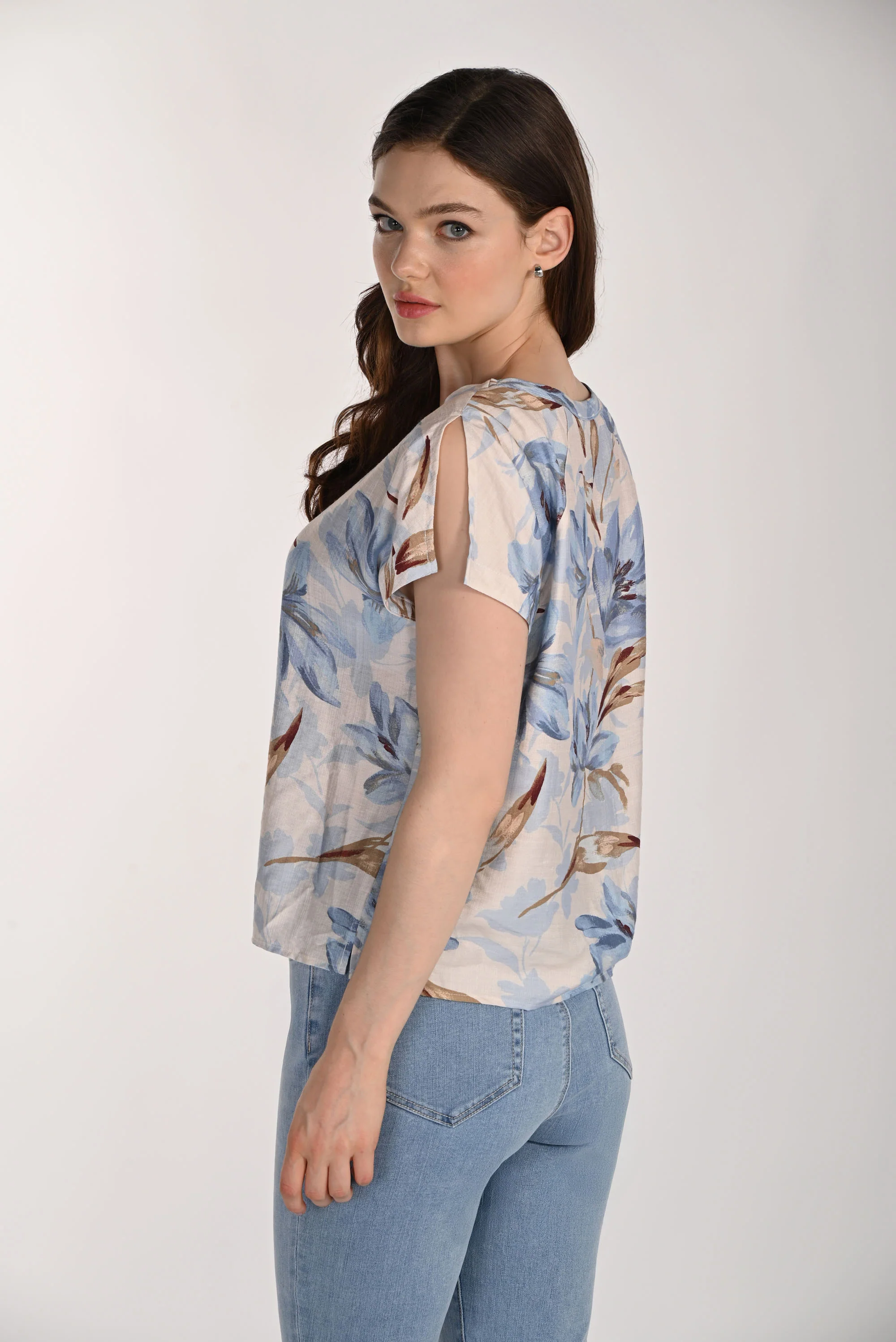 Frank Lyman Floral Crew Neck Top Style 261289 - Image 3