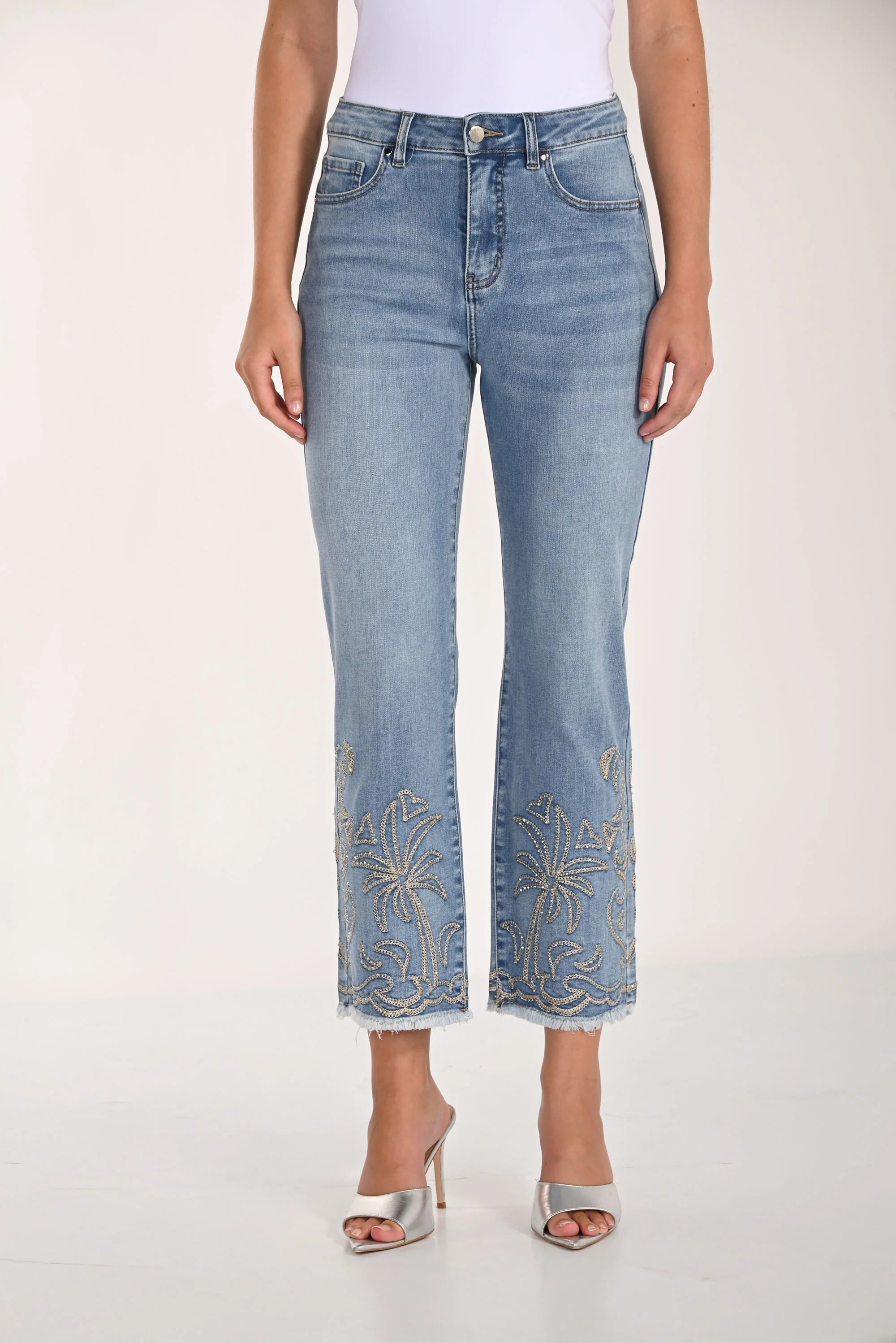 Frank Lyman Floral Mid-rise Cropped Jeans Style 261621 - Image 3