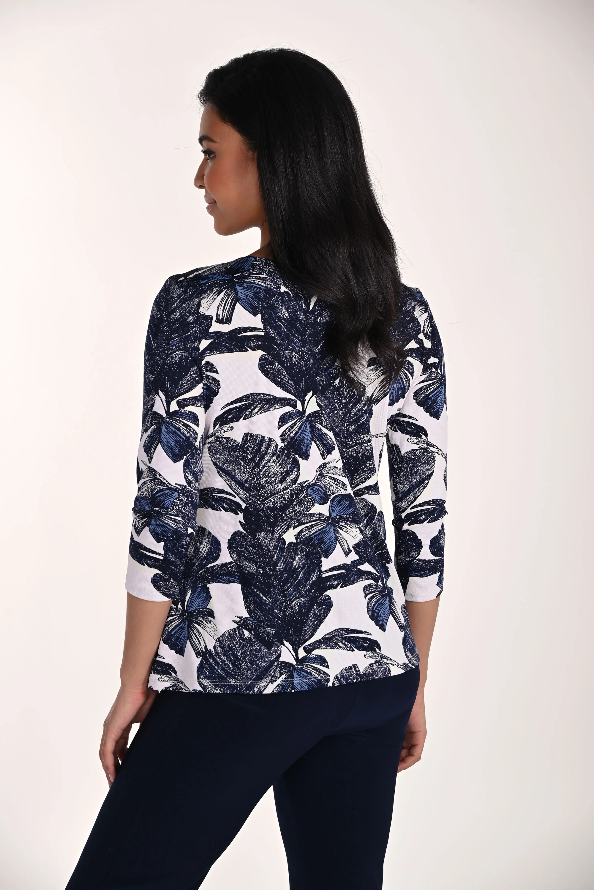 Frank Lyman Floral Print Crew Neck Top Style 266341 - Image 2