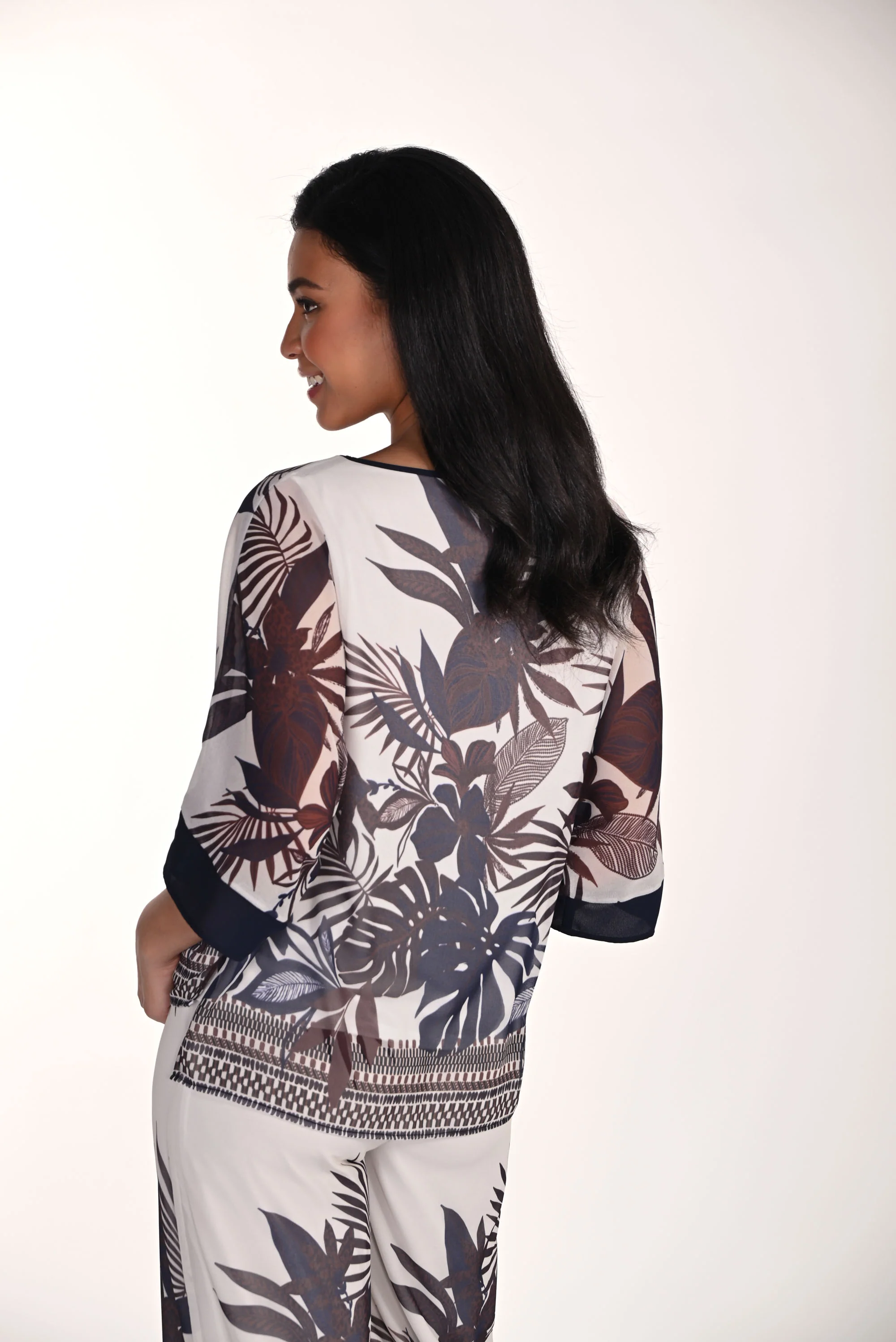 Frank Lyman Floral Print Top with 3/4 Sleeves Style 266107 - Image 4