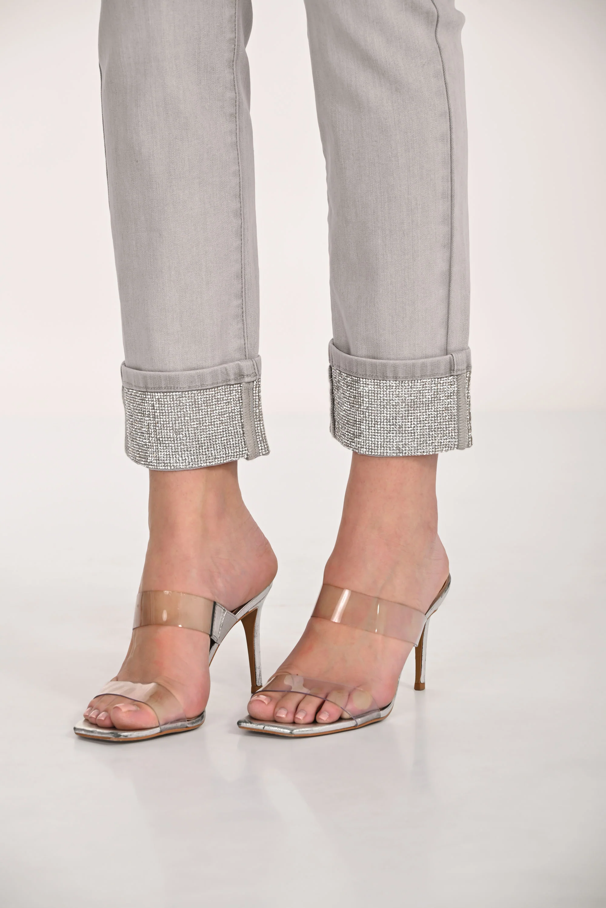 Frank Lyman Light Grey Slim-Fit Jeans with Embellished Cuff Style 266594 - Image 5