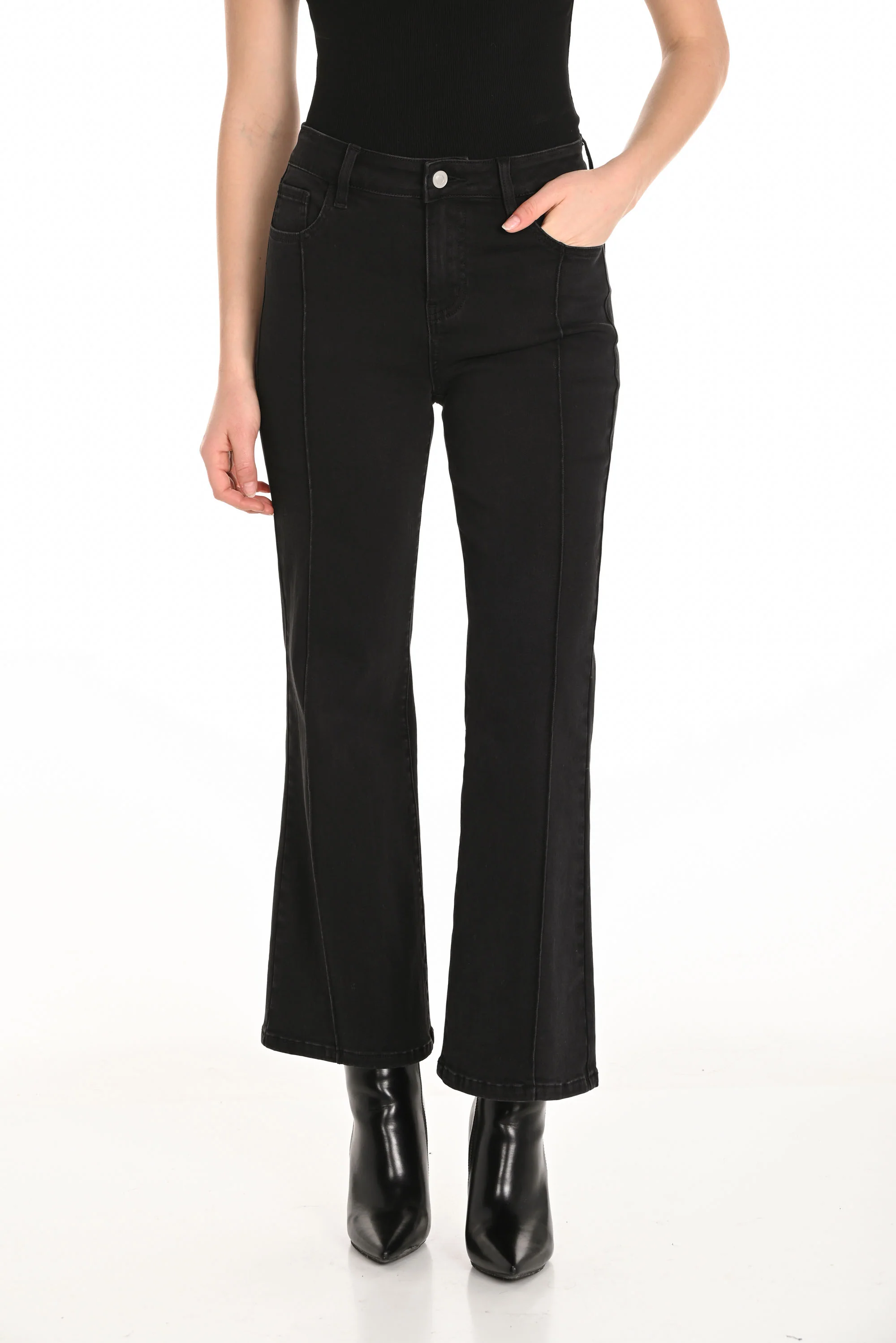 Frank Lyman Mid-Rise Fit & Flare Jeans Style 253711
