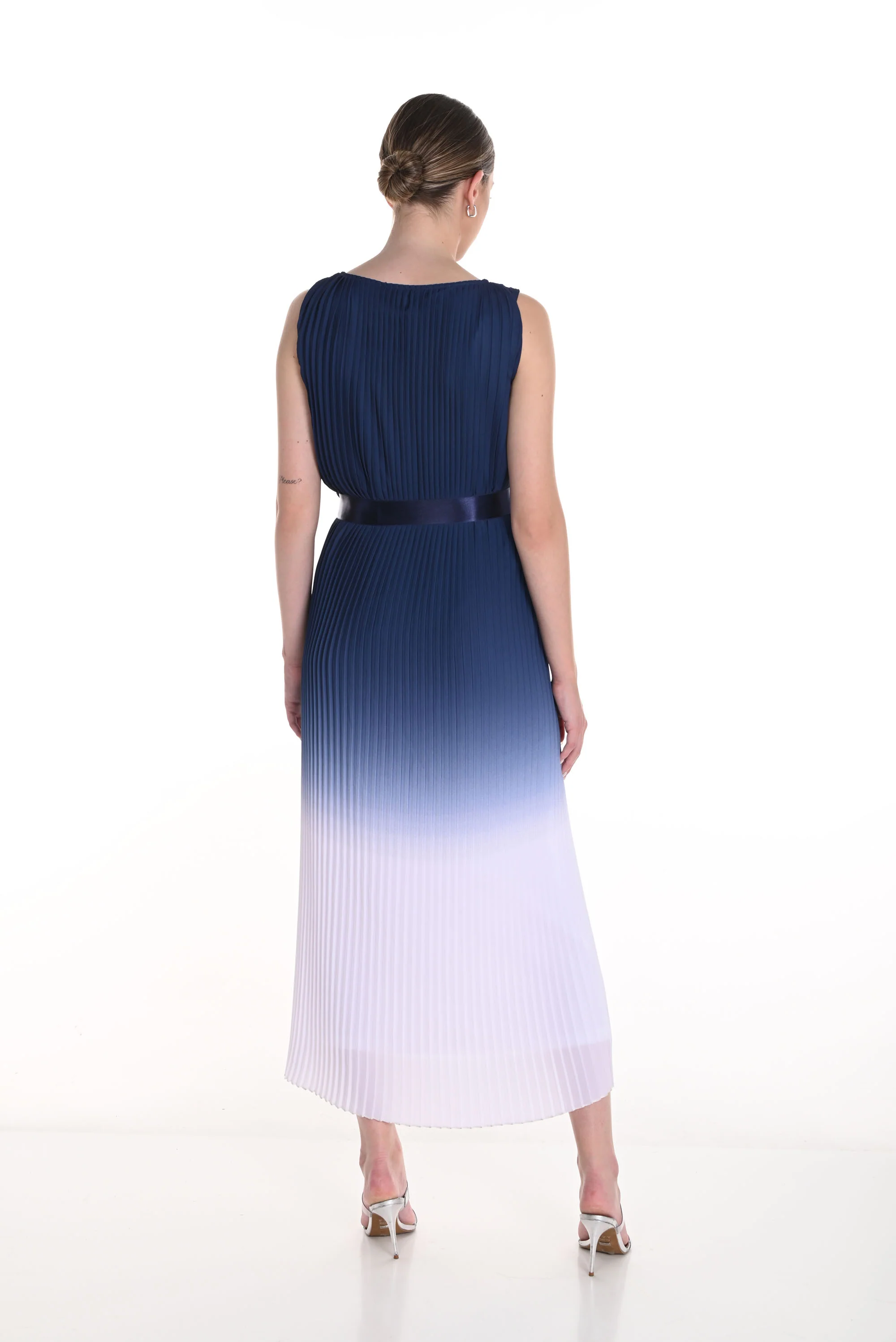 Frank Lyman Navy/Off-White Pleated Sleeveless Dress with Ribbon Style 258149 - Image 2