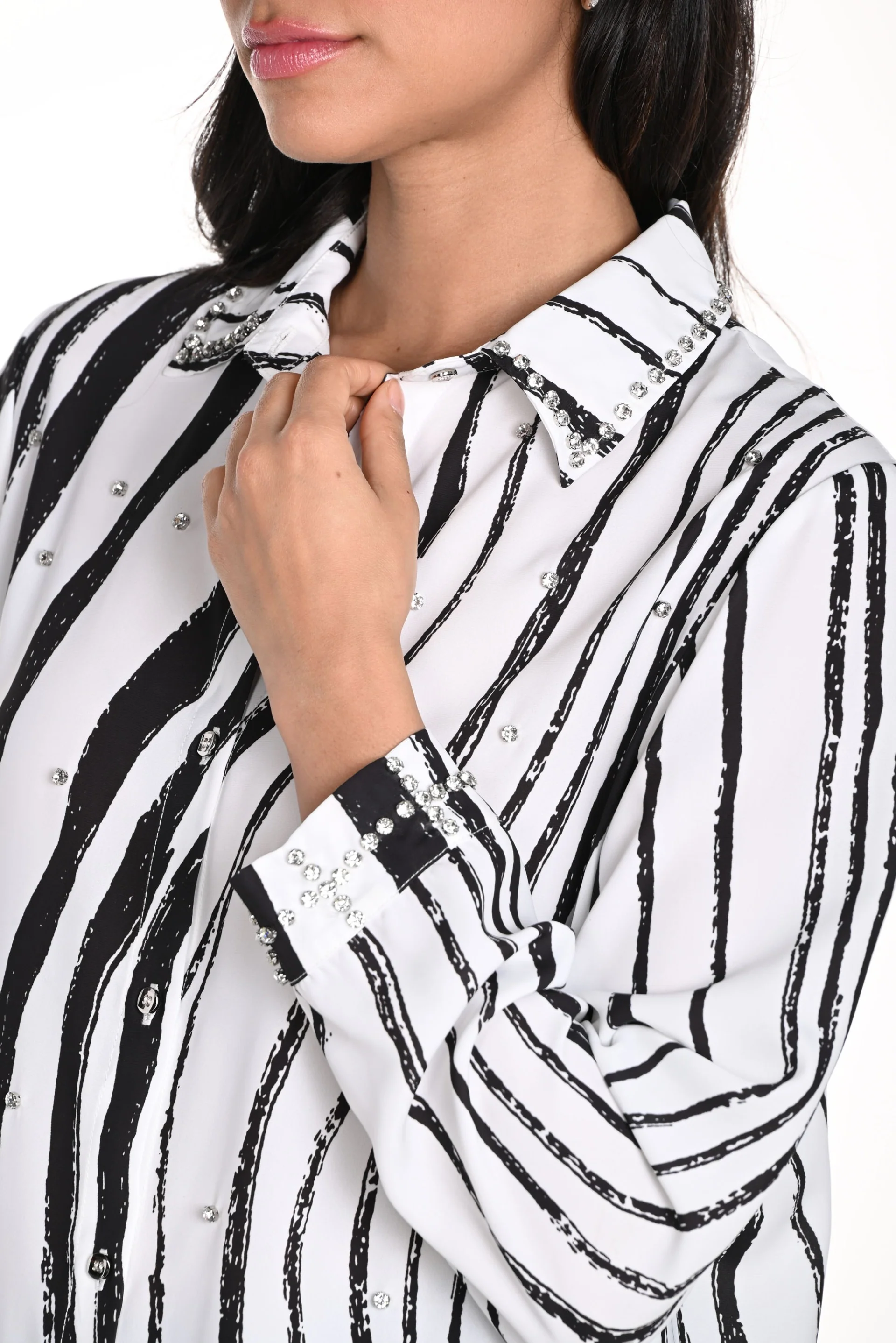 Frank Lyman Off-White/Black Abstract Print Blouse Style 243480U - Image 3