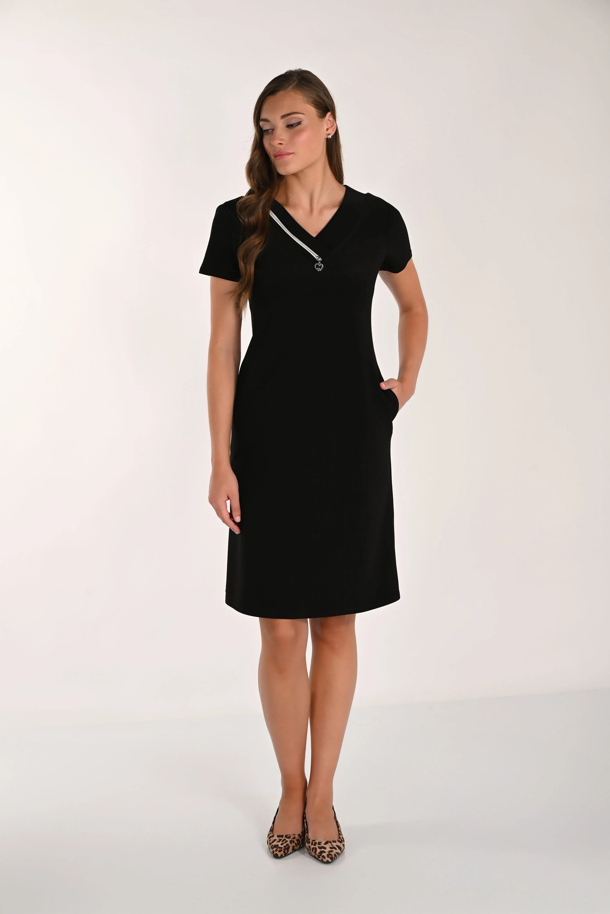 Frank Lyman Short Sleeve Knee-Length Shift Dress Style 261014 - Image 3