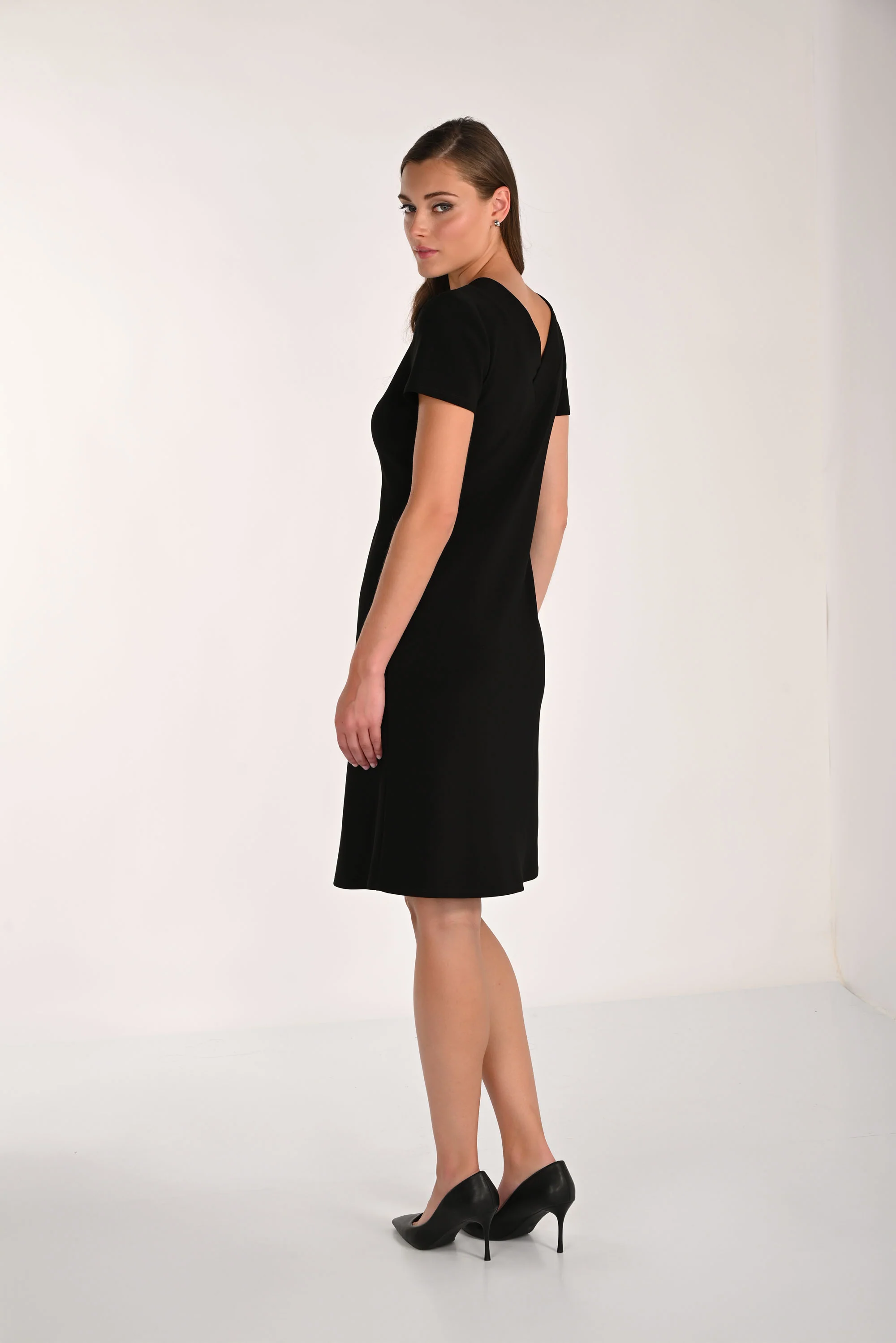 Frank Lyman Short Sleeve Knee-Length Shift Dress Style 261014 - Image 4