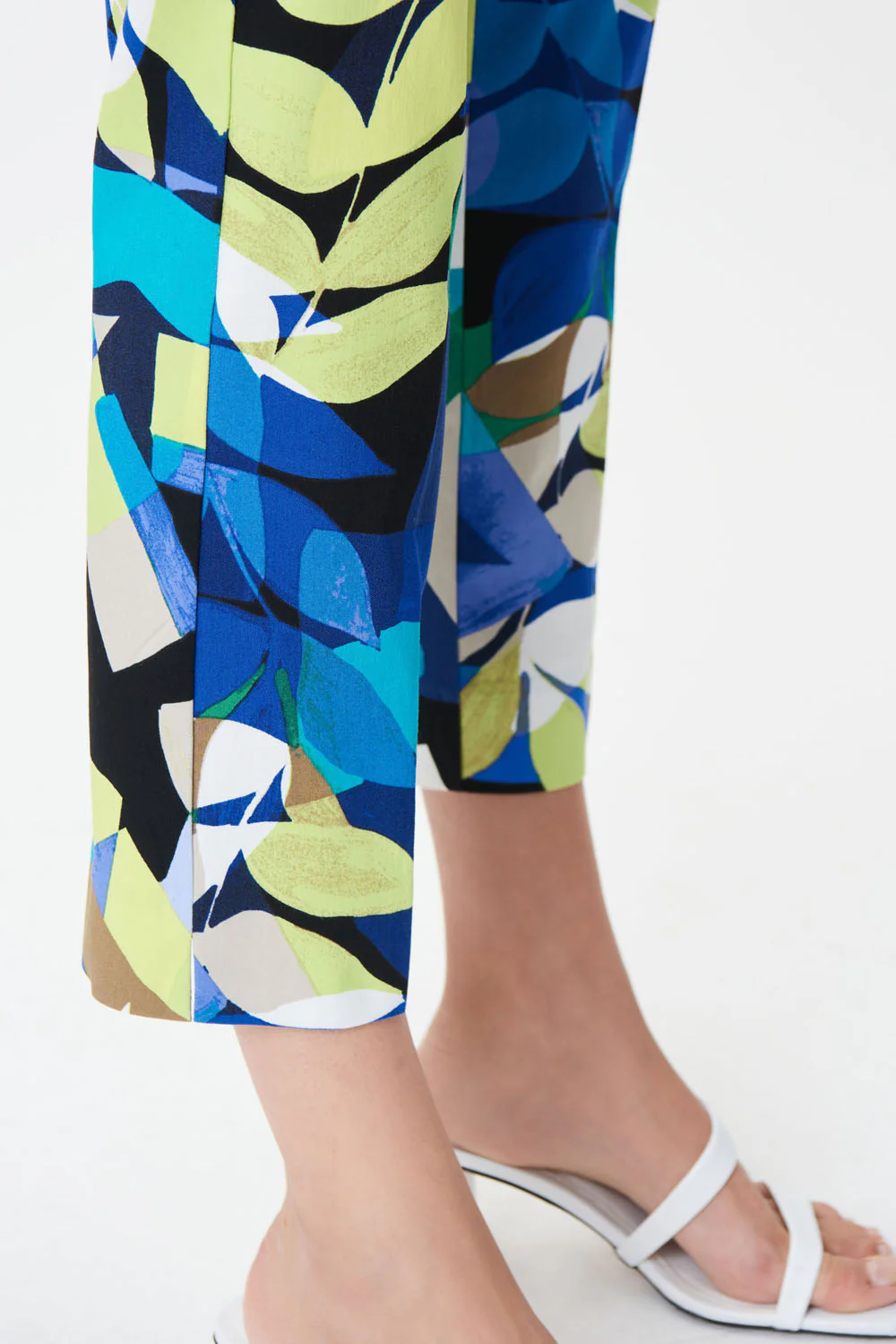 Joseph Ribkoff Black/Multi Cropped Pull-On Pants Style 232260 - Image 3