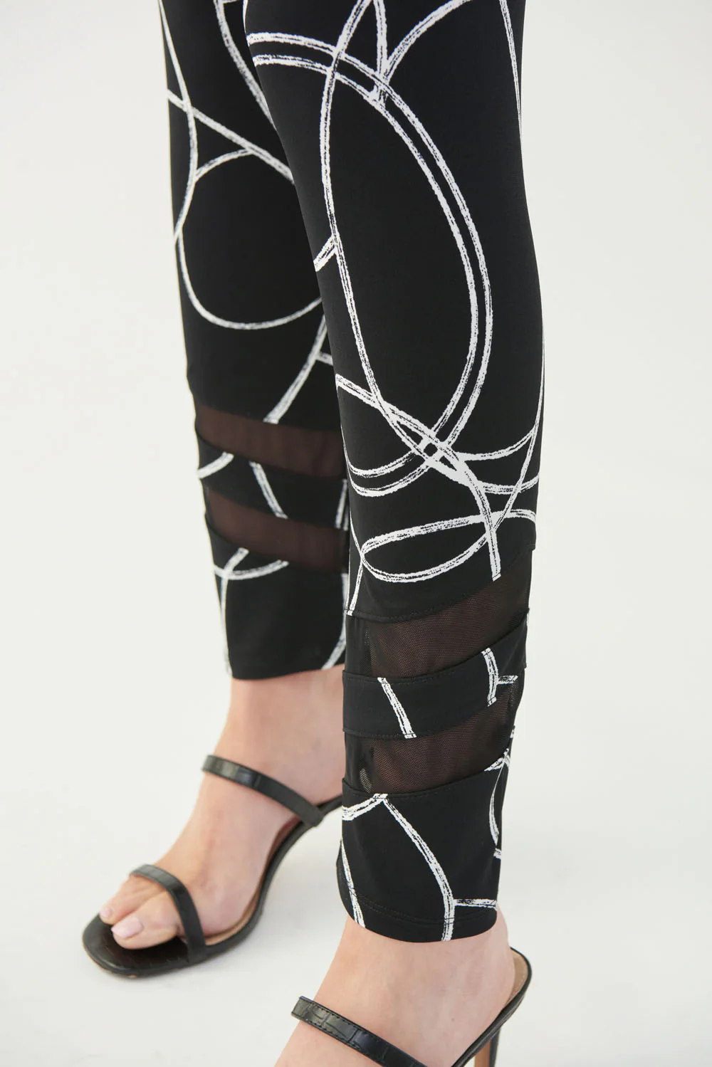 Joseph Ribkoff Black/Vanilla Circle Print Legging Style 221213 - Image 2