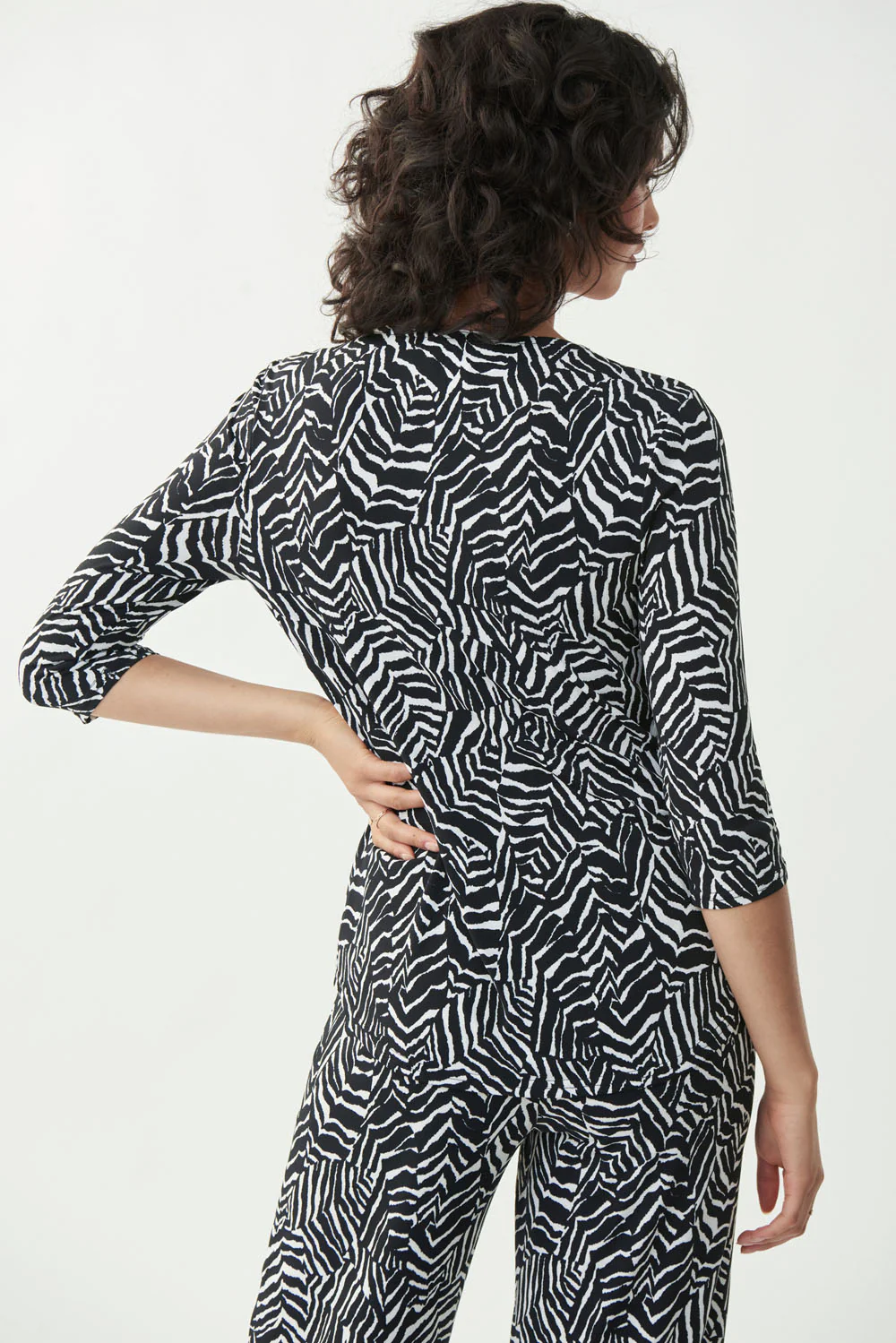 Joseph Ribkoff Black/Vanilla Top Style 221312 - Image 3