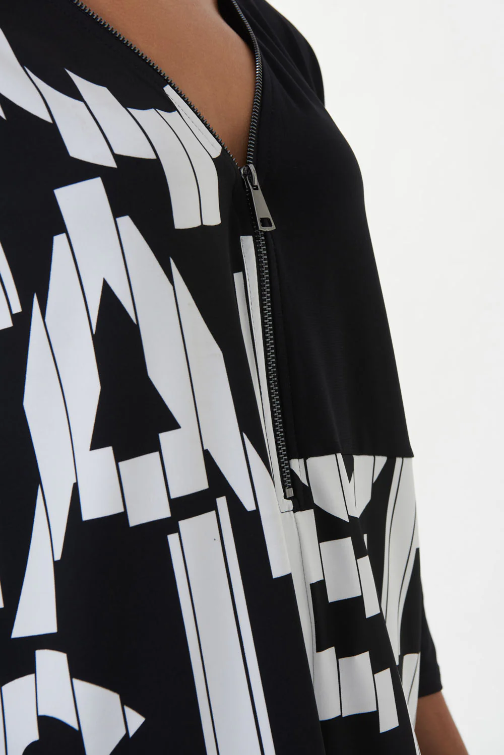Joseph Ribkoff Black/Vanilla Top Style 223189 - Image 3