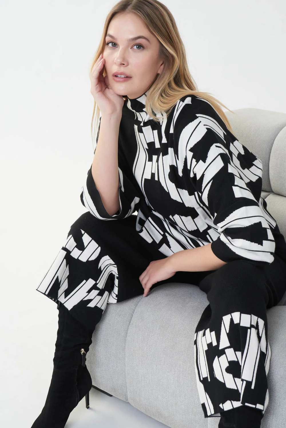 Joseph Ribkoff Black/Vanilla Wording Jacquard Pant Style 223950 - Image 2