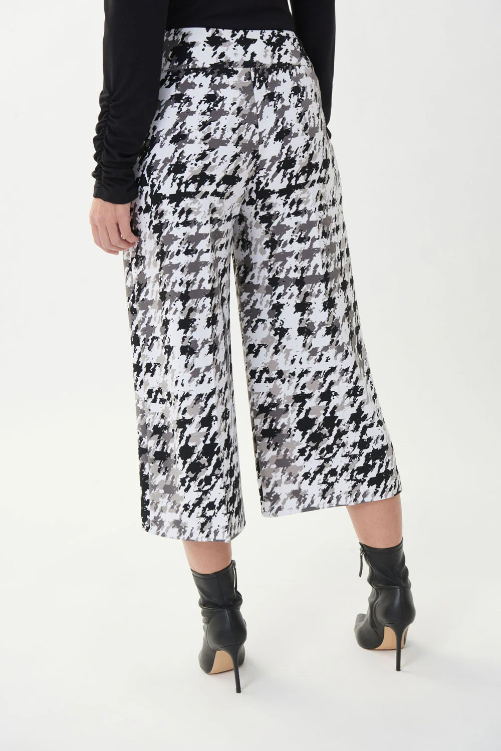 Joseph Ribkoff Black/White/Grey 3/4 Length Pants Style 223235 - Image 3