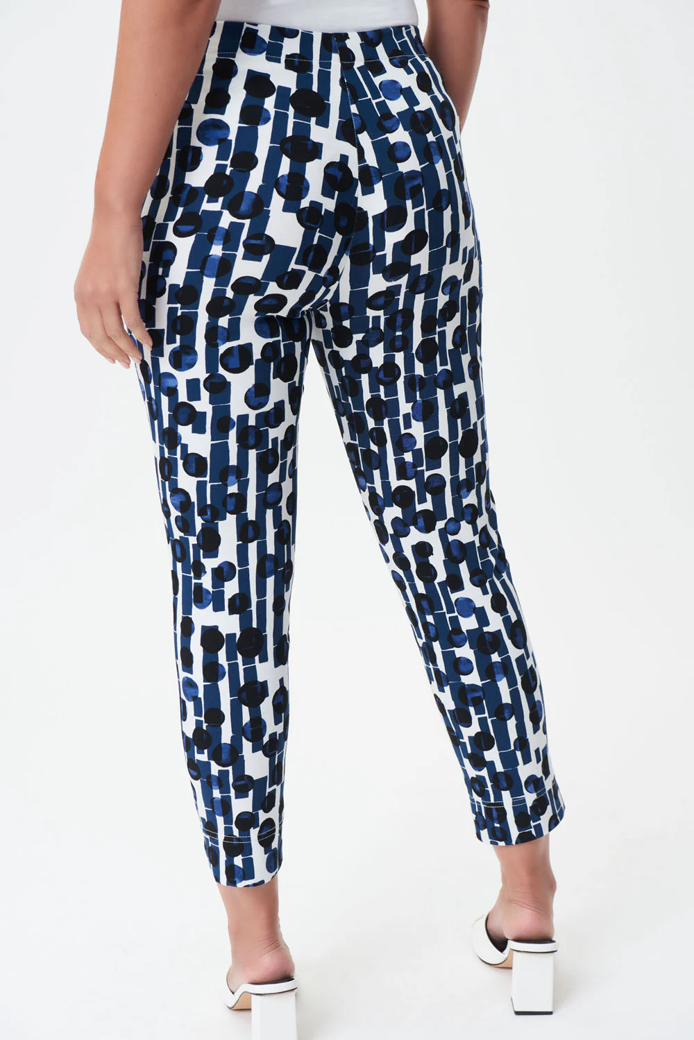 Joseph Ribkoff Blue/Vanilla Dot Print Cropped Pull-On Pants Style 232263 - Image 3