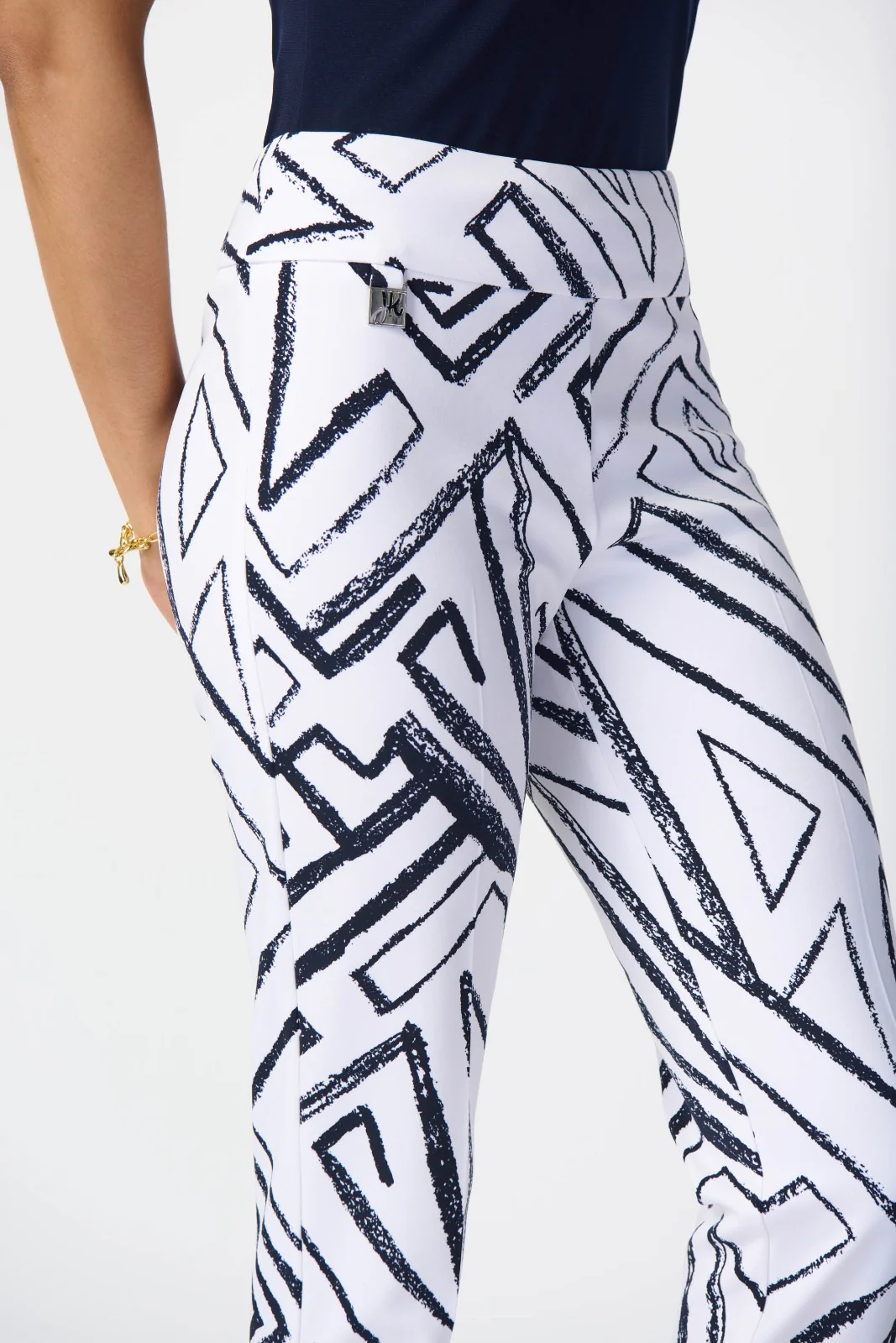 Joseph Ribkoff Cropped Pull-On Pants Style 241271 - Image 3