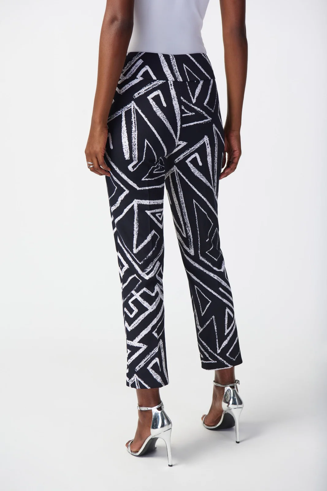 Joseph Ribkoff Cropped Pull-On Pants Style 241271 - Image 6