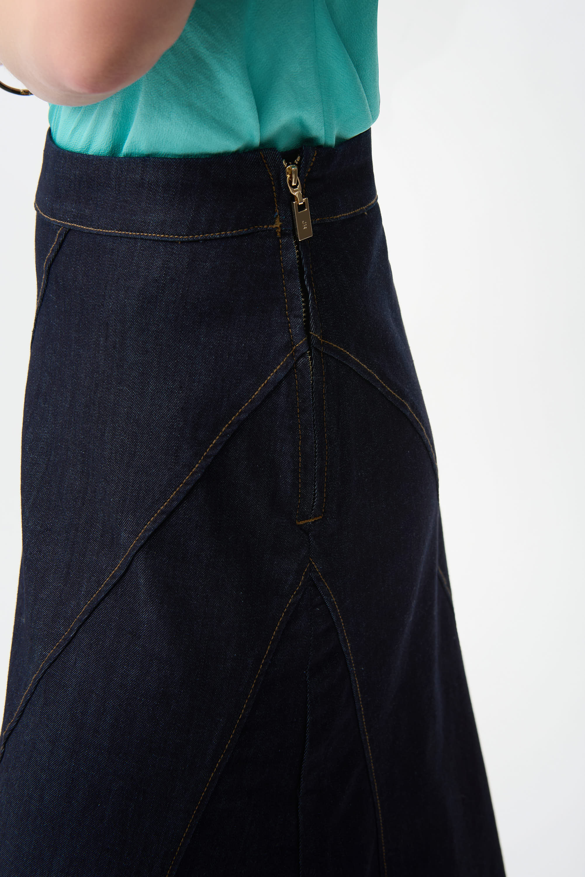 Joseph Ribkoff Denim Flare Skirt With Exposed Zipper Style 261969 - Image 4