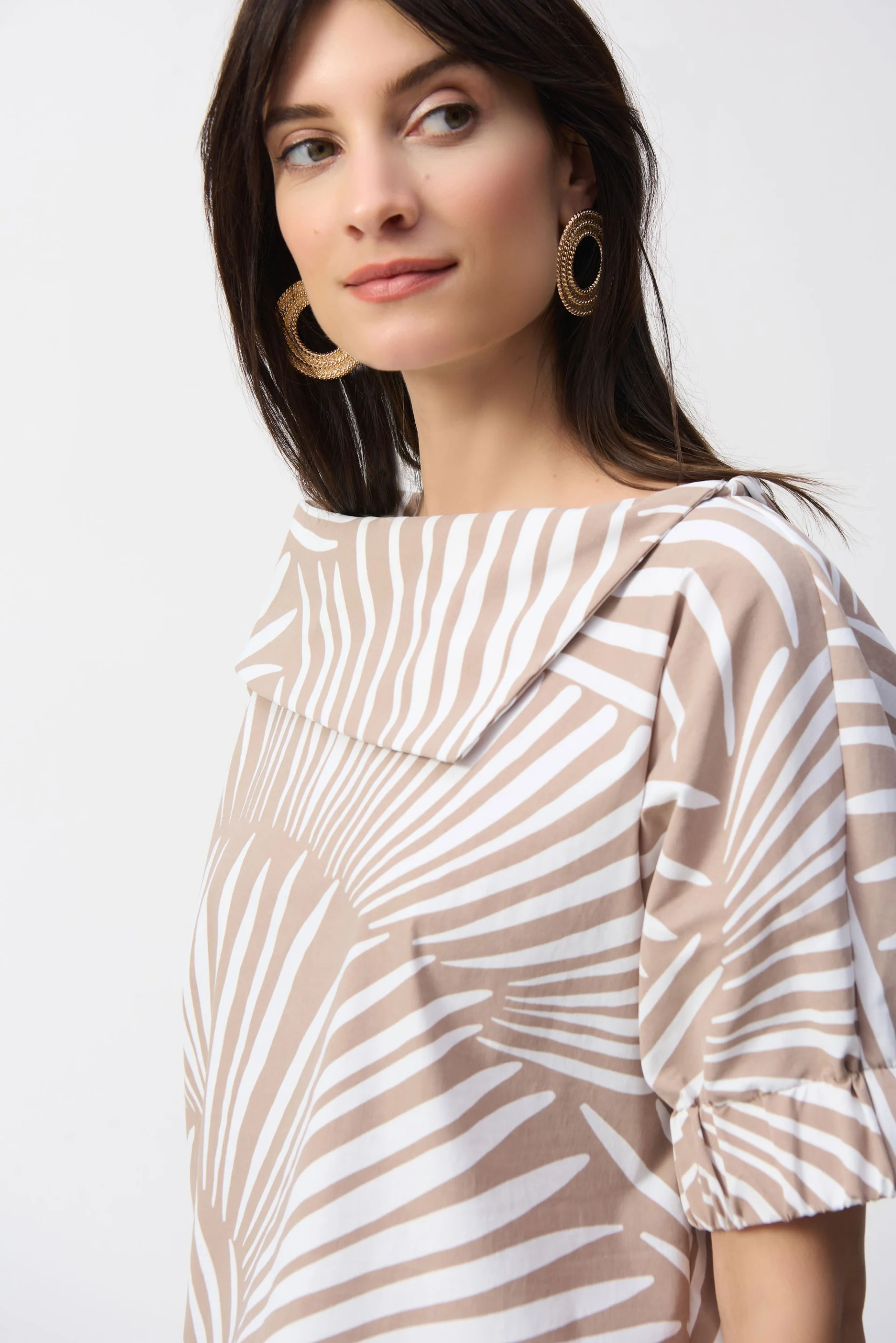 Joseph Ribkoff Dune/Vanilla Stretch Poplin Tropical Print Boxy Top Style 251163 - Image 3