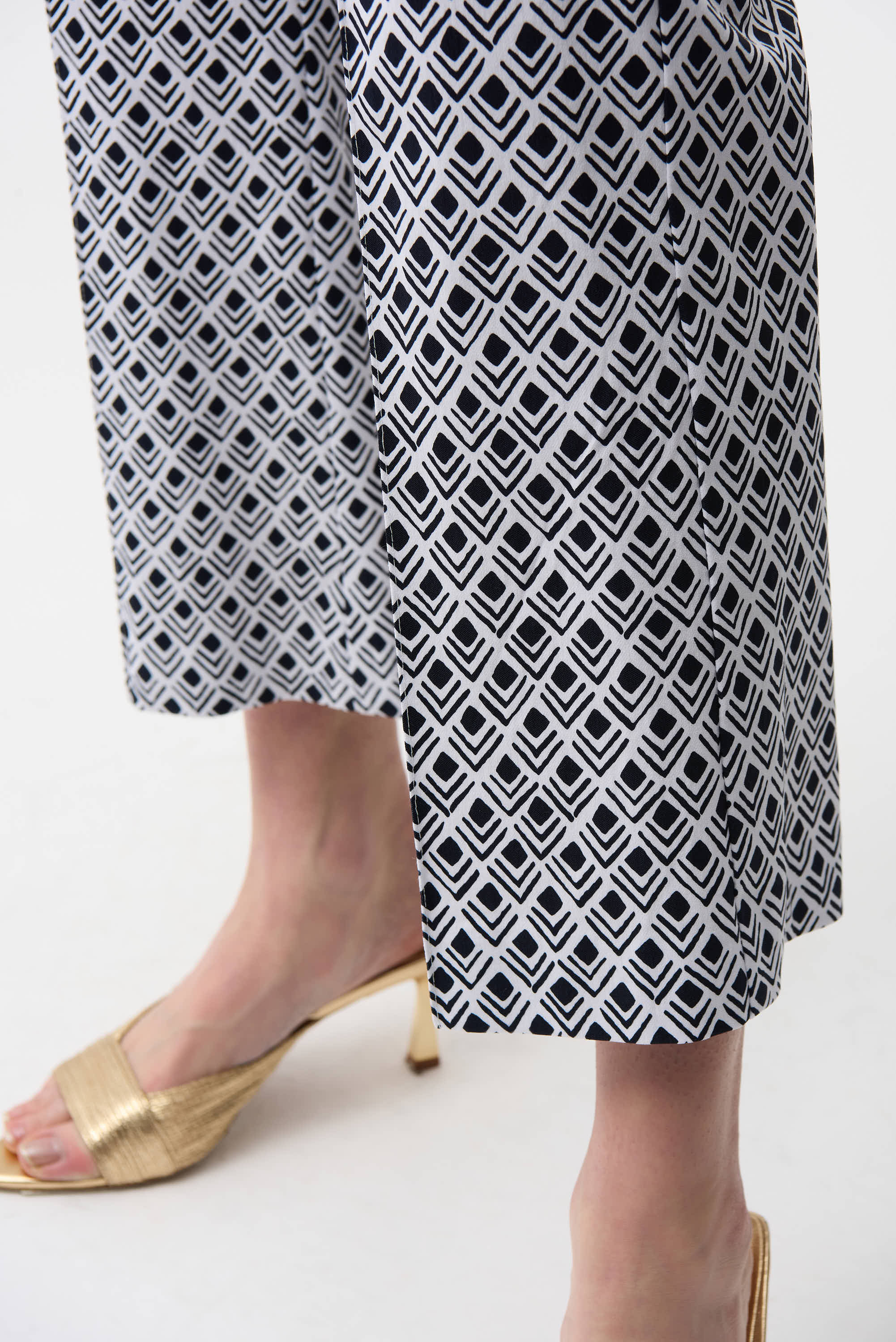 Joseph Ribkoff Geometric Print Flare Pull-On Pants Style 261083 - Image 4