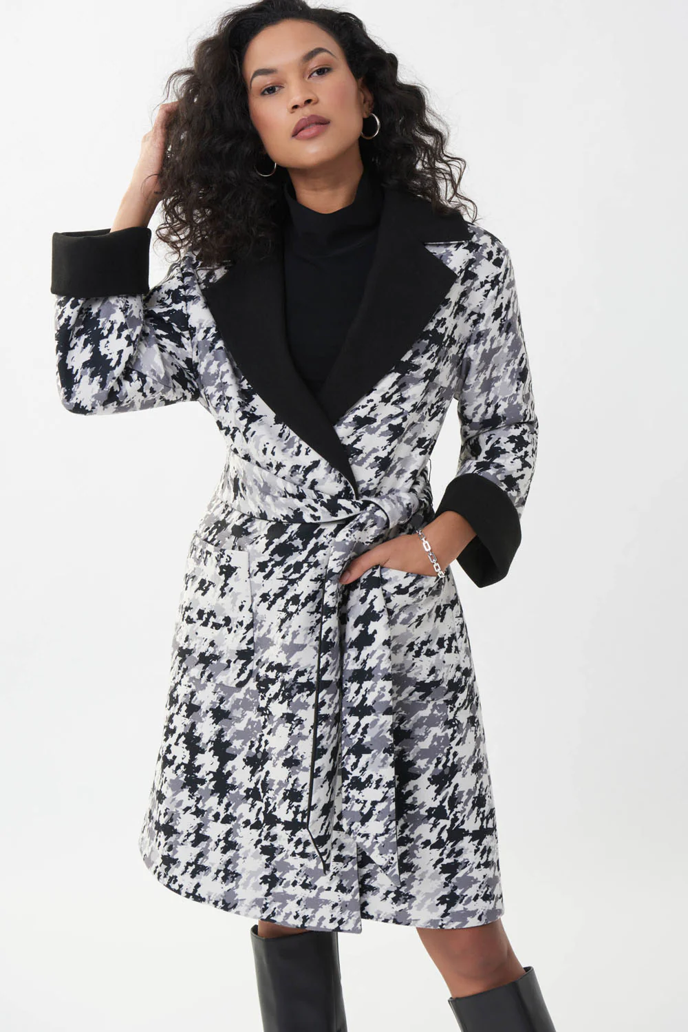 Joseph Ribkoff Reversible Vanilla/Black Coat Style 223906 - Image 2
