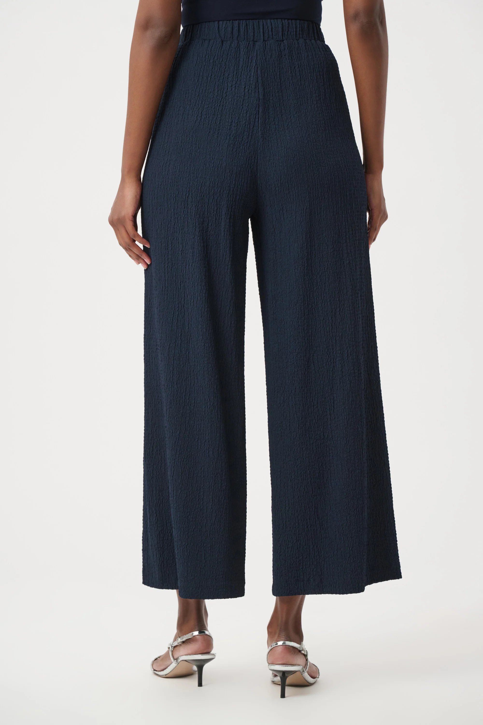 Joseph Ribkoff Pull-On Crop Pants With Front Pockets Style 261197 - Image 3