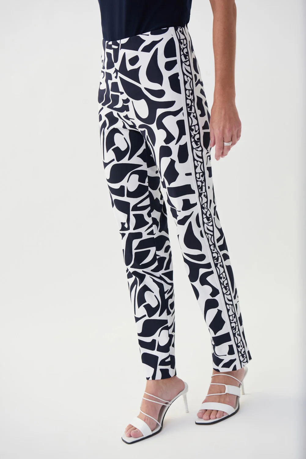 Joseph Ribkoff Vanilla/Midnight Blue Abstract Print Cropped Pants Style 222011